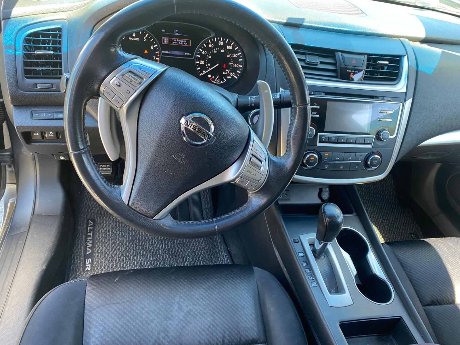 2017 Nissan Altima 2.5 S (1N4AL3APXHC) with an 2.5L L4 DOHC 16V engine, CVT transmission, located at 44356 Date Ave., Lancaster, CA, 93534, (661) 945-6555, 34.688919, -118.139374 - Photo #2